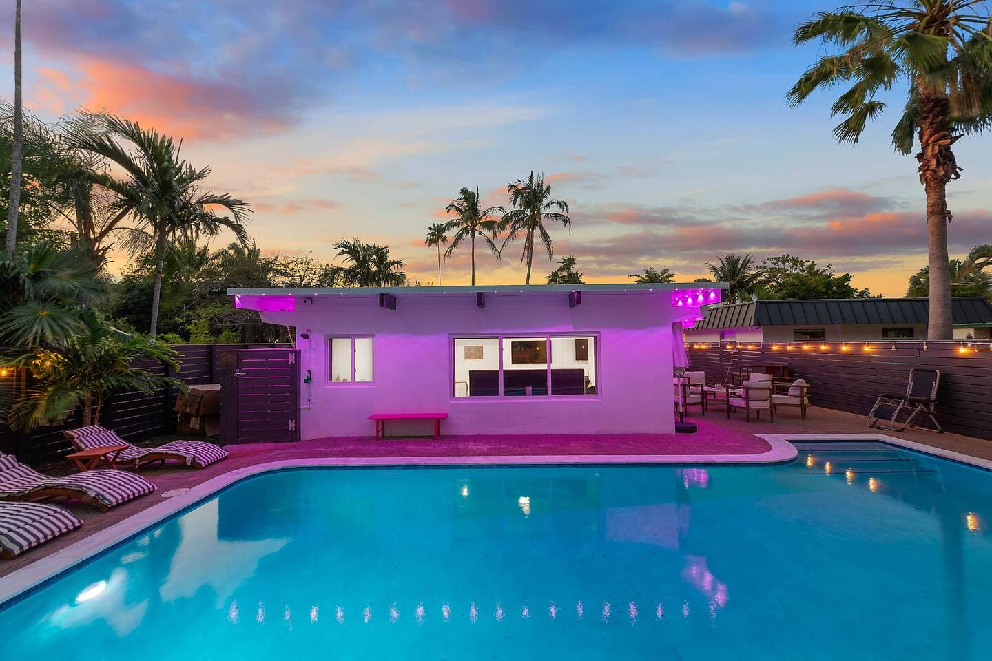 Barbie Poolhouse | 3 Ensuite BR | Outdoor Dining