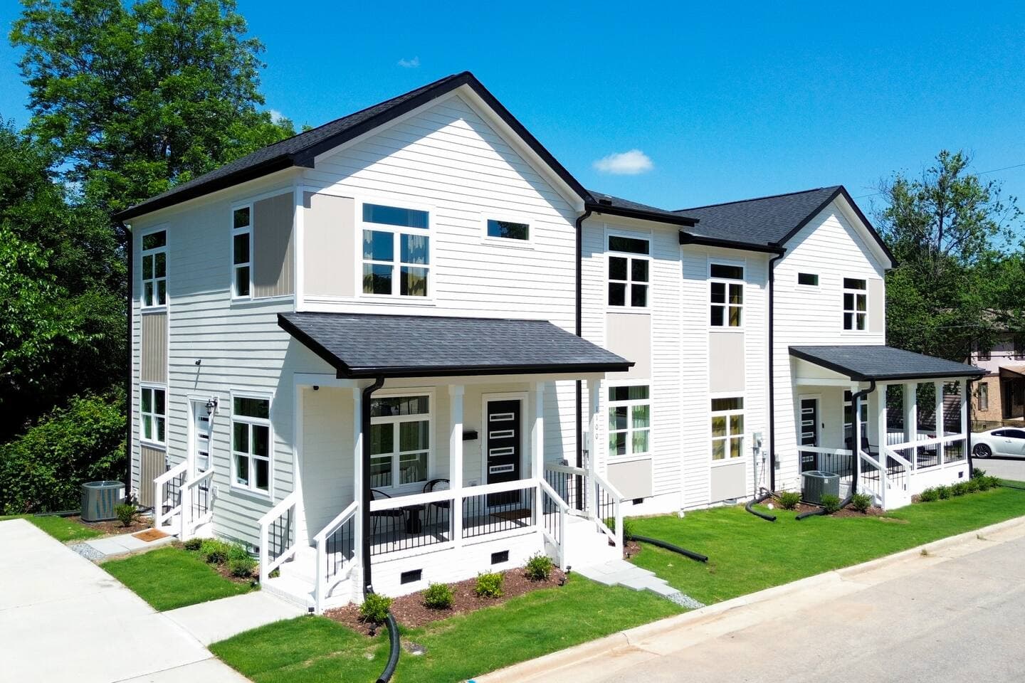 Raleigh Modern | Stylish 4BR | 5 TVs | Downtown photo 2
